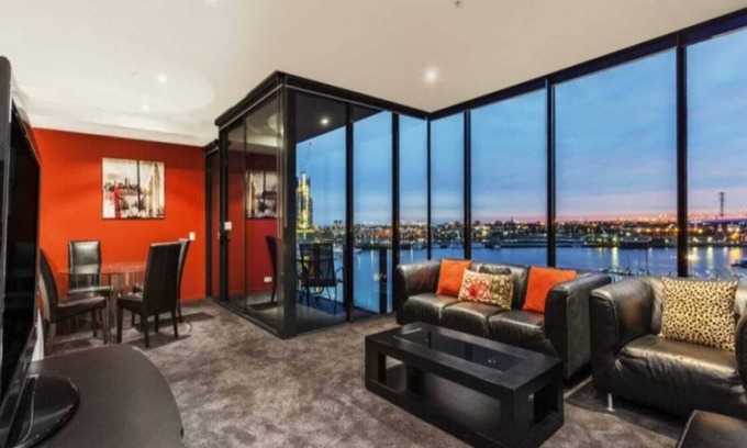 Docklands Condominio | 💙Lovely Waterfront Apartment with Swimming Pool🏊and Gym🏋️in the💙of Docklands