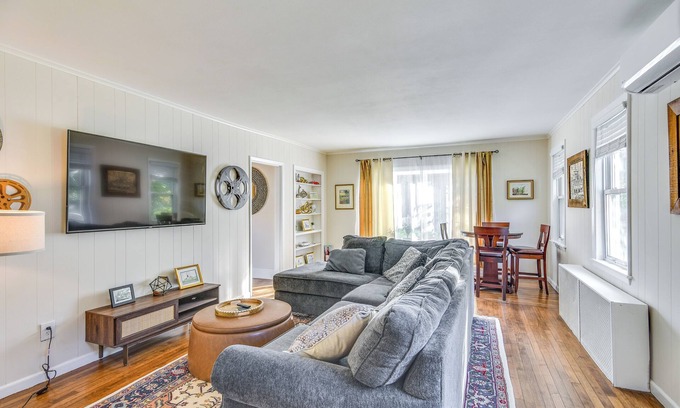 Westerly Casa | Lovely Westerley Home w/ Yard & Grill!