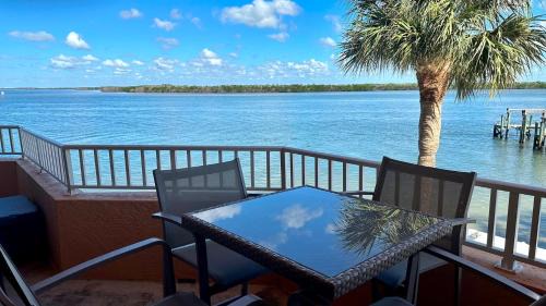 Fort Myers Beach Apartamento | Lovers Key Resort Suite 1 - Watch Dolphins Play