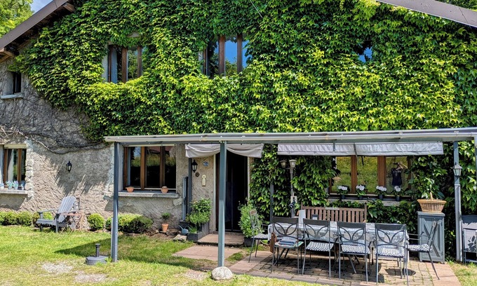 Fougerolles-Saint-Valbert Otro | Lovingly renovated farmhouse at the foot of the Vosges mountains