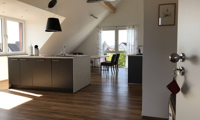 Volkach Apartamento | Con amor, moderno apartamento amueblado