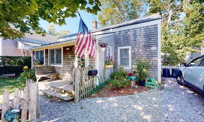 Falmouth Cabaña | Lovingly restored 1800s cottage with fenced yard & outdoor shower