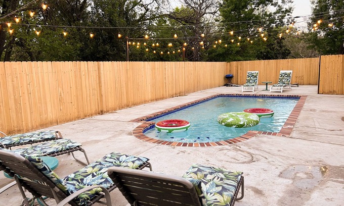 Wetmore Casa | Low Cleaning Fee! 5 BR Family Friendly Oasis with Private Pool & spa.