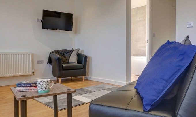 Didcot Apartamento | Low Cost, Pet Friendly 4 Bed + Parking (03)