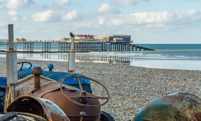 West Runton Casa | A fabulous mix of period, retro and contemporary makes this stylish house stand out from the norm. T