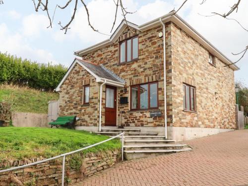 Polruan Casa | Lowarth Chi