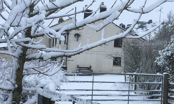 Todmorden Casa | Lower Hawkstones Farm, 17C Pennine Farmhouse