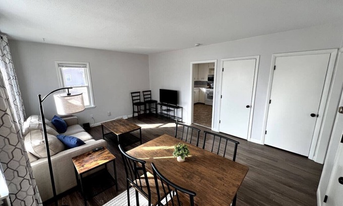 Coralville Apartamento | Lower Level 2 Bedroom Duplex