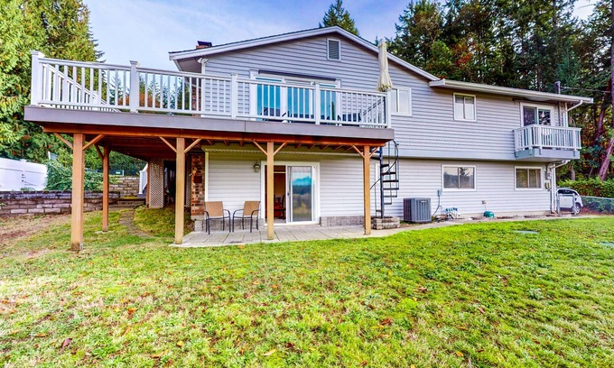 Silverdale Casa | Lower level duplex with patio, mountain views and W/D