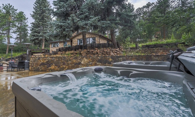Cascade Casa | Lower Stone Lodge | Hot Tub| Game Room| Lower Unit