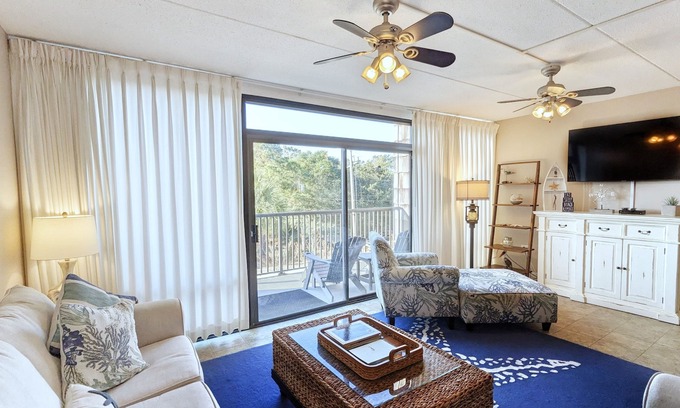 North Litchfield Beach Condominio | LR-324 Second Row Condo - North Litchfield Beach - Community Pool