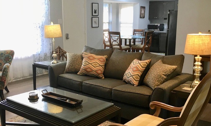 Gravel Ridge Casa | LRAFB Cozy CrashPad 1.5 m from back gate of Air Base!
