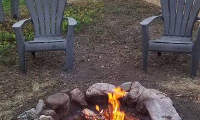 Layton Casa | LRG Pet Friendly 2BD/2BA Sleeps 6 with Waffles