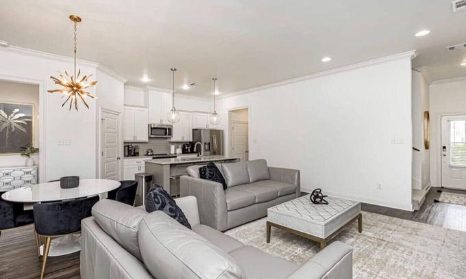 Highlands - Perkins Casa | @LSU-2 HOMES-6 BdRm Mid/LongTerm