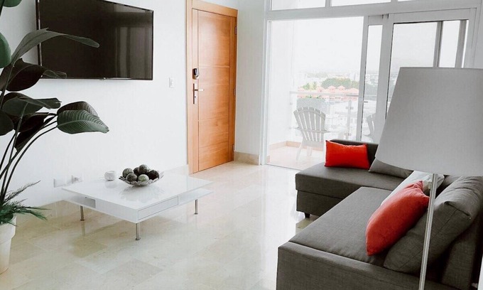 Santiago Province Condominio | Luxe Living: Spacious Retreat *Torre Real II *