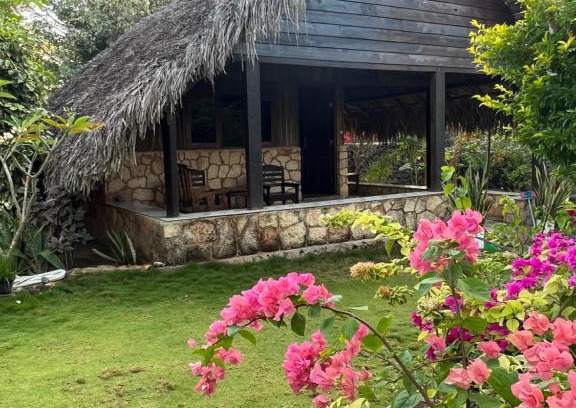 Rote Island Complejo | Lualemba Bungalow Resort