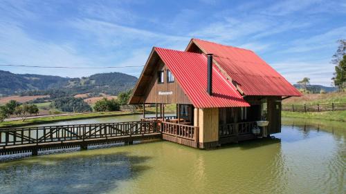 Leoberto Leal Chalet De Esquí | Luana Ranch
