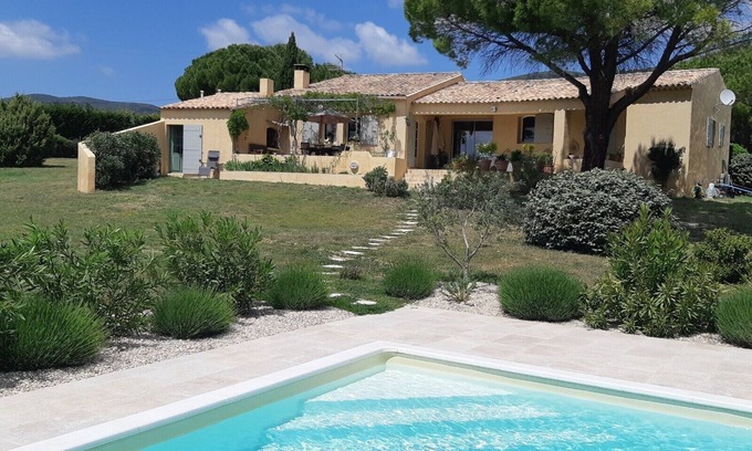 Lauris Villa | Luberon Hermosa villa con aire acondicionado con panorama excepcional Piscina Gran jardín