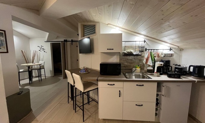 Quarrata Apartamento | Lucciano Suite - Apartment with two bedrooms and bathroom