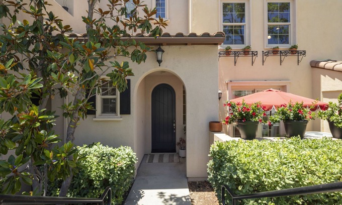 San Marcos Casa | Lucia House is for mid-term stays.