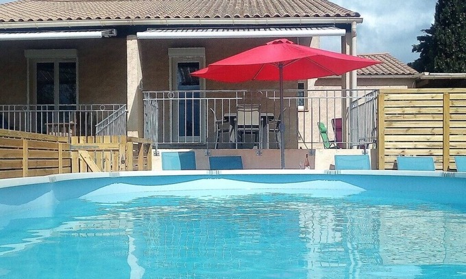 Laurens Villa | Lucinkas : Muy tranquila casa de vacaciones con tres dormitorios y jardín