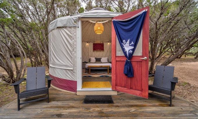 Dripping Springs Alquiler De RV | Lucky Arrow Retreat: Yurts