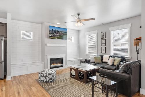 South Nashville Casa | Lucky Bachelor 5 Min to Broadway With Hot Tub