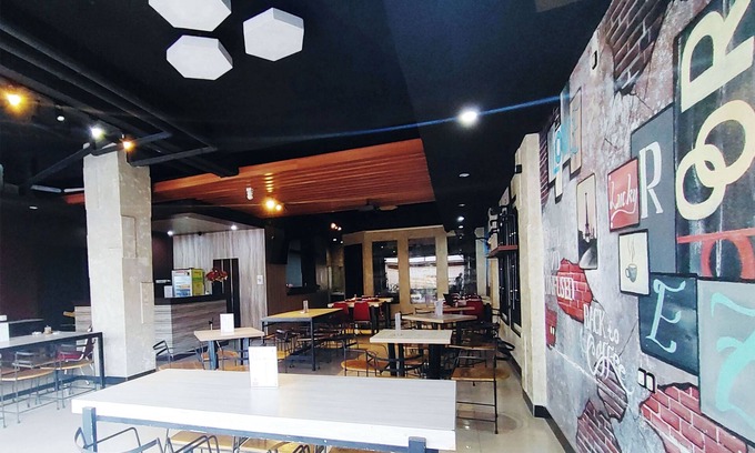 Panakkukang Casa | Lucky Inn & Cafe