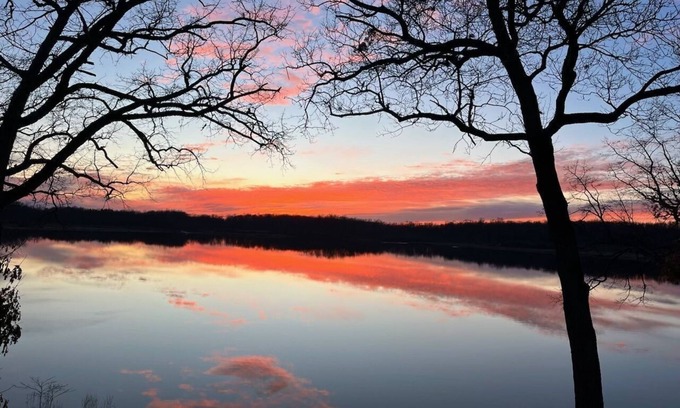 Edwardsburg Casa | Lucky Lake Life—20 minutes from Notre Dame!!