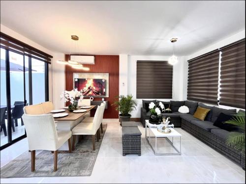 Punta Blanca Casa | Lujosa Casa a 5min El Paseo Shopping Costa Oro