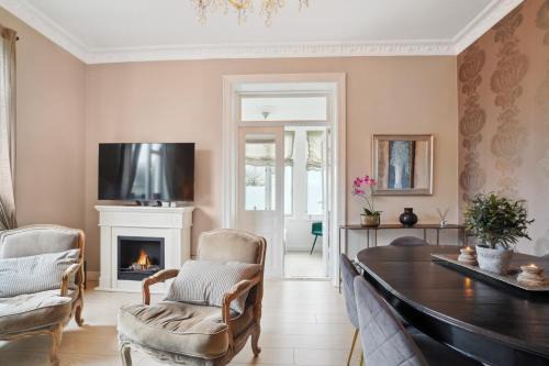 Hellerup Apartamento | Luksuriøst 3BR Strandhus m.plads til 6 personer