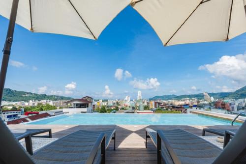 Nanai Road Hotel | LullaBella Hotel Patong