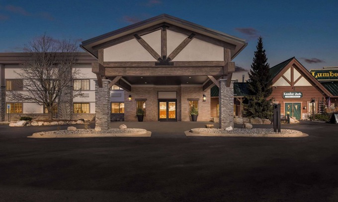 West Branch Hotel | Lumber Jack Lodge, Ascend Hotel Collection