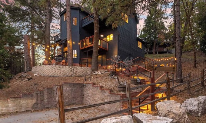Blue Jay Casa | Lumiere Cabin Summary