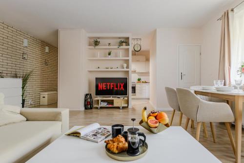 Powisle Apartamento | Lumina apart with 2 terraces and parking