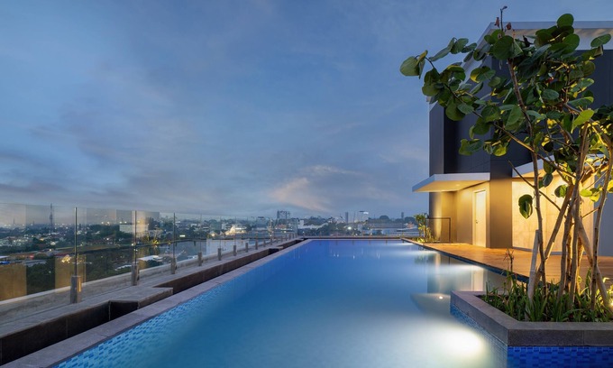 Bogor Tengah Hotel | Luminor Hotel Padjadjaran Bogor by WH