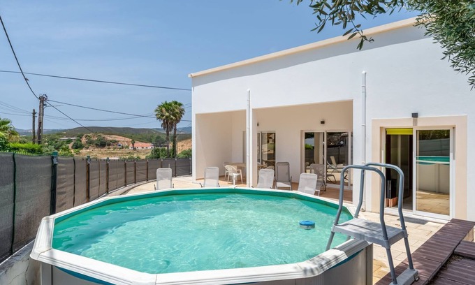 Alcalar Casa | Luminosa V3 c/Piscina by Lovelystay