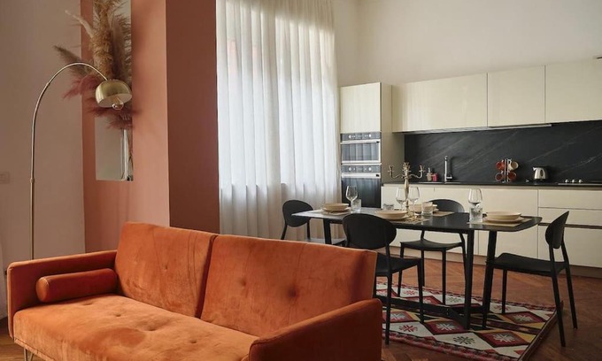 Loreto Apartamento | Luminoso appartamento 1min dalla metro [LuxHome33]