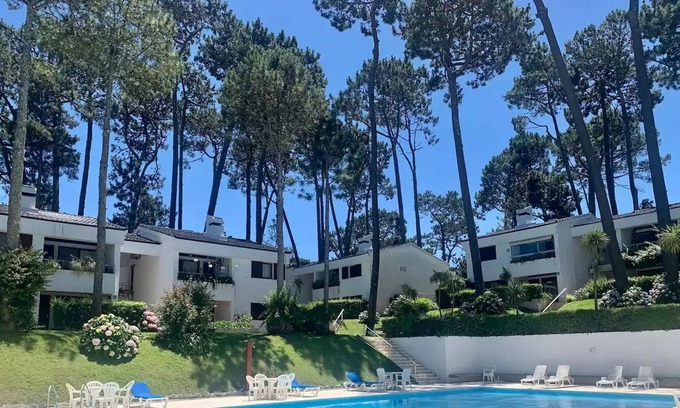 Cantegril Apartamento | Luminous apartment with own barbecue, pool and maid