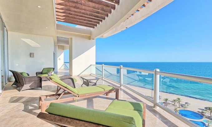 Puerto Peñasco Apartamento | Luna Blanca 1201 – Beachfront Bliss Above the Waves