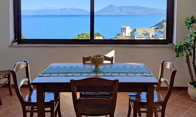 Porticello Apartamento | Luna Marina: Sicilian beach house