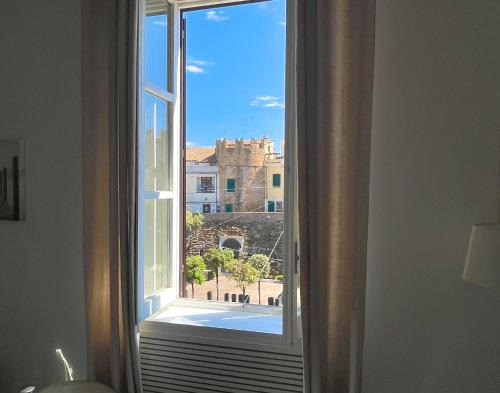 Nettuno Apartamento | LUNA SUL PORTO Seaview Apartment - Bright and Spacious Flat in Central Nettuno, Steps from the Marina, Beaches, and Train Station