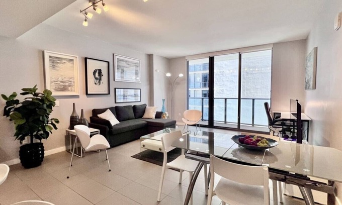 Edgewater Condominio | Lunabase CityScape Serenity / Piscinas, Gimnasio, Espacio de Trabajo