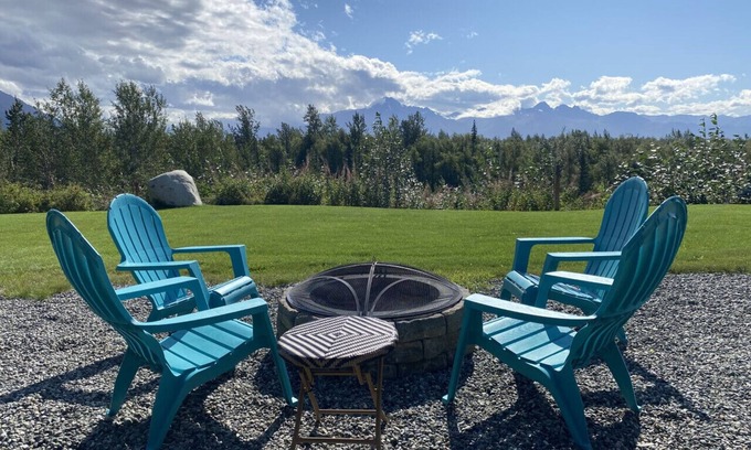Buffalo Soapstone Cabaña | Lupine Cottage - Alaska at your doorstep!