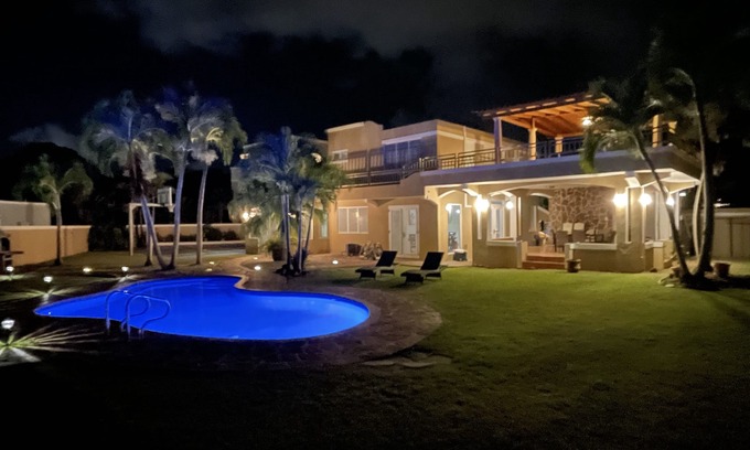 Luquillo Casa | Luquillo Beach- Puerto Rico, Villa de vacaciones de 4 dormitorios con piscina y WiFi