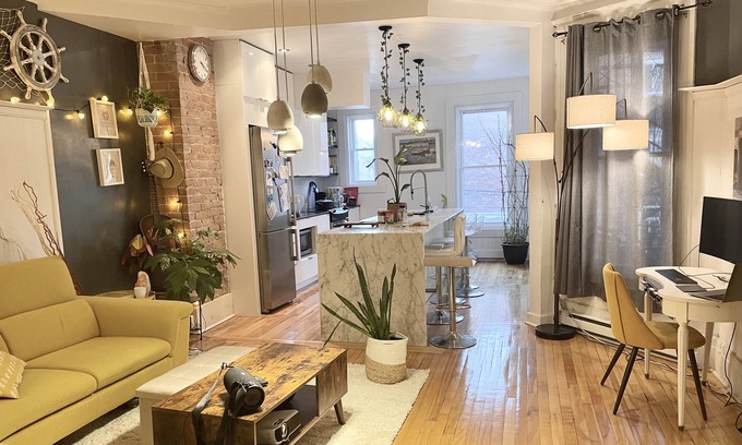 De Lorimier Apartamento | Lush and Artistic Apartment In the Plateau