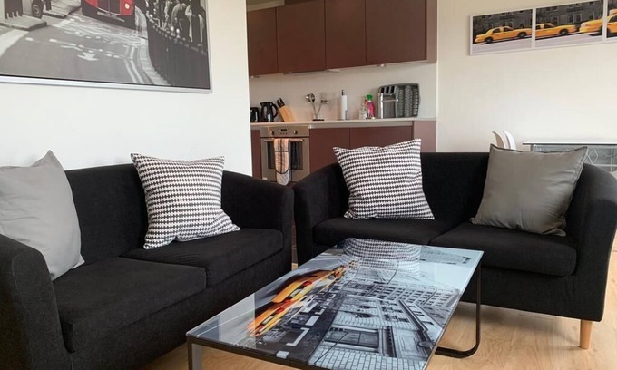 Atlantic Wharf Apartamento | Lush Cardiff Bay Apartment with Secure Parking and Fast Wifi