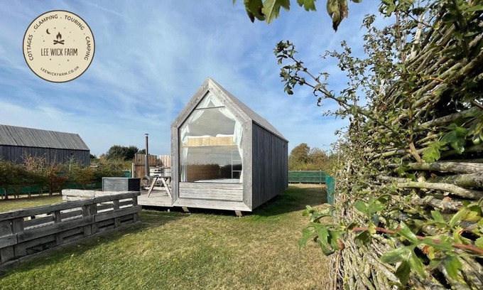 Brightlingsea Casa | Lushna 5 Petite at Lee Wick Farm Cottages & Glamping