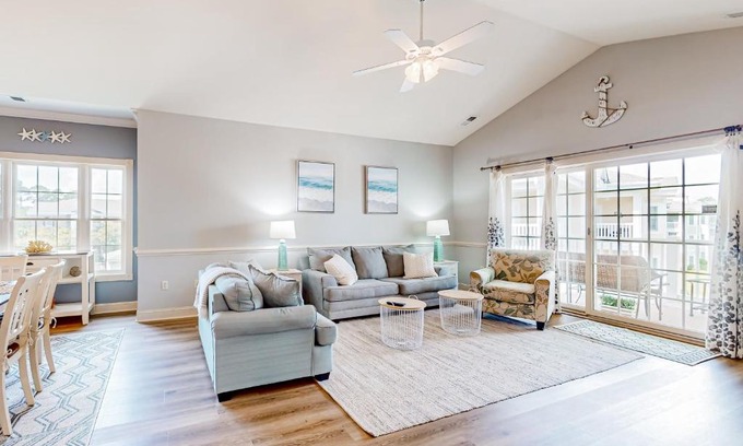 Central Myrtle Beach Apartamento | Luster Leaf Villa