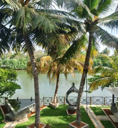 Pelena Casa | Luvi Lucas River Side